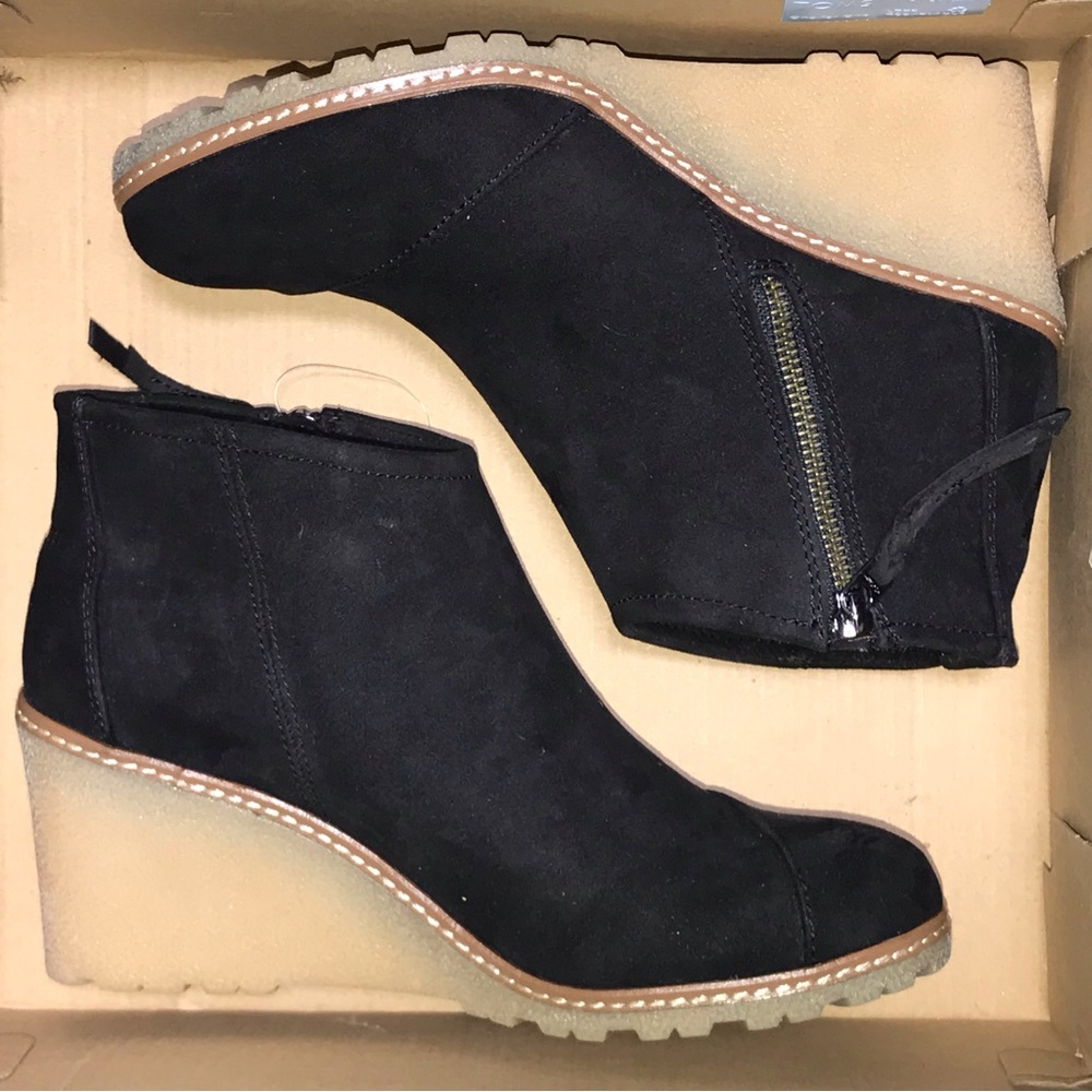 TOMS Black Suede Wedge Zipper Ankle Boots Women’s SIZE 8
